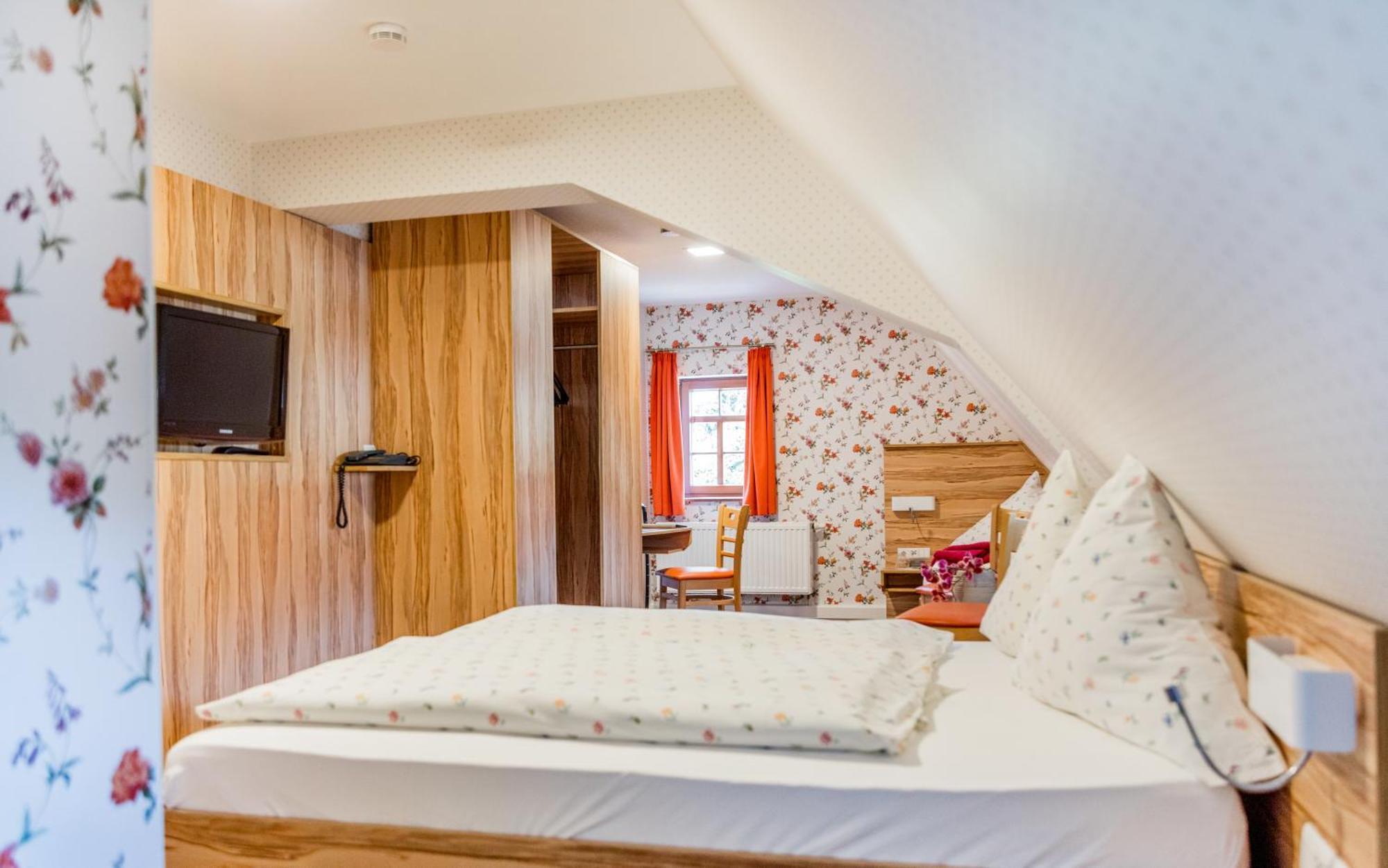 Hotel Folklorehof Chemnitz Ngoại thất bức ảnh